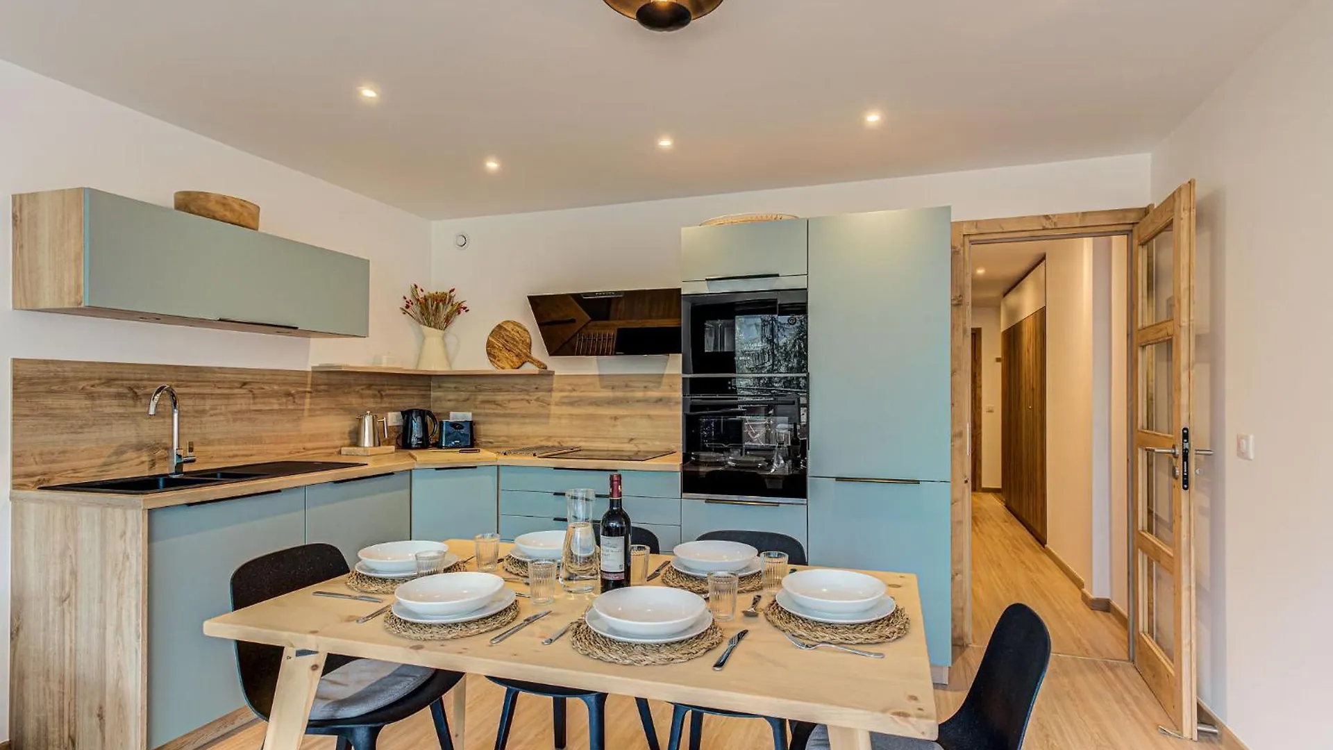 Apartment Cristal Des Glaces, Mont Blanc View, Alpes Travel, Sleeps 6 Chamonix