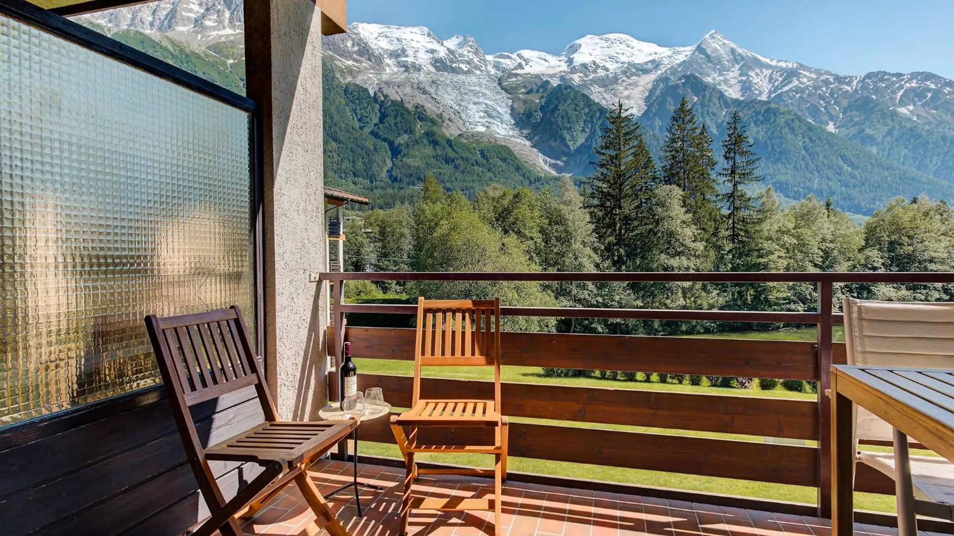 Apartment Cristal Des Glaces, Mont Blanc View, Alpes Travel, Sleeps 6 Chamonix