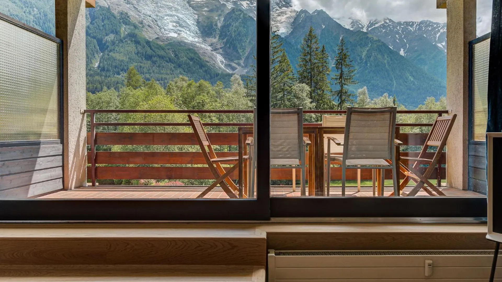 Apartment Cristal Des Glaces, Mont Blanc View, Alpes Travel, Sleeps 6 Chamonix 0*,  France