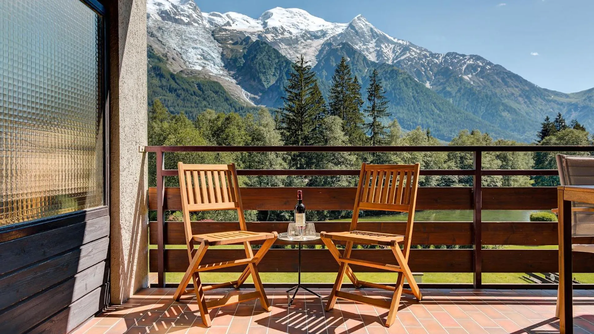 Apartment Cristal Des Glaces, Mont Blanc View, Alpes Travel, Sleeps 6 Chamonix