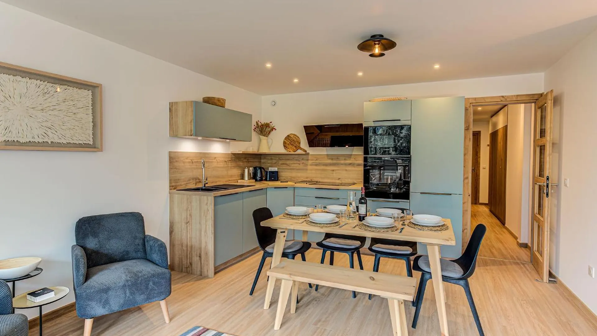 Apartment Cristal Des Glaces, Mont Blanc View, Alpes Travel, Sleeps 6 contacts
