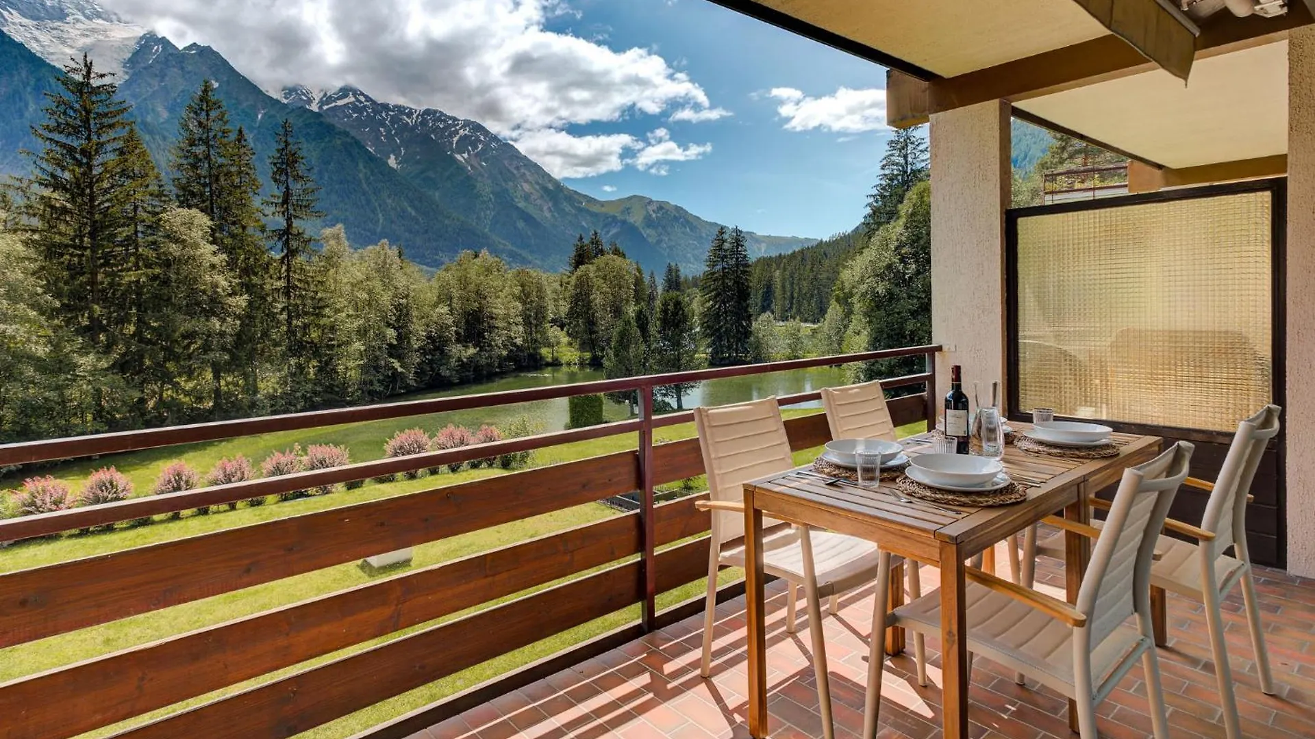 Apartment Cristal Des Glaces, Mont Blanc View, Alpes Travel, Sleeps 6 Chamonix