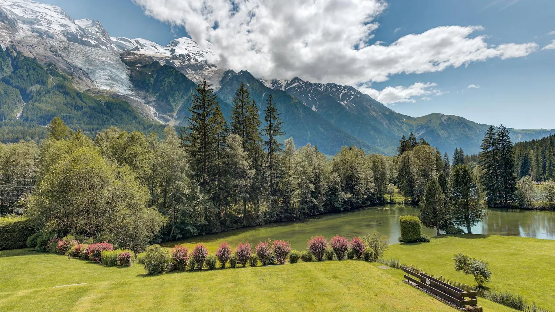 Apartment Cristal Des Glaces, Mont Blanc View, Alpes Travel, Sleeps 6 Chamonix